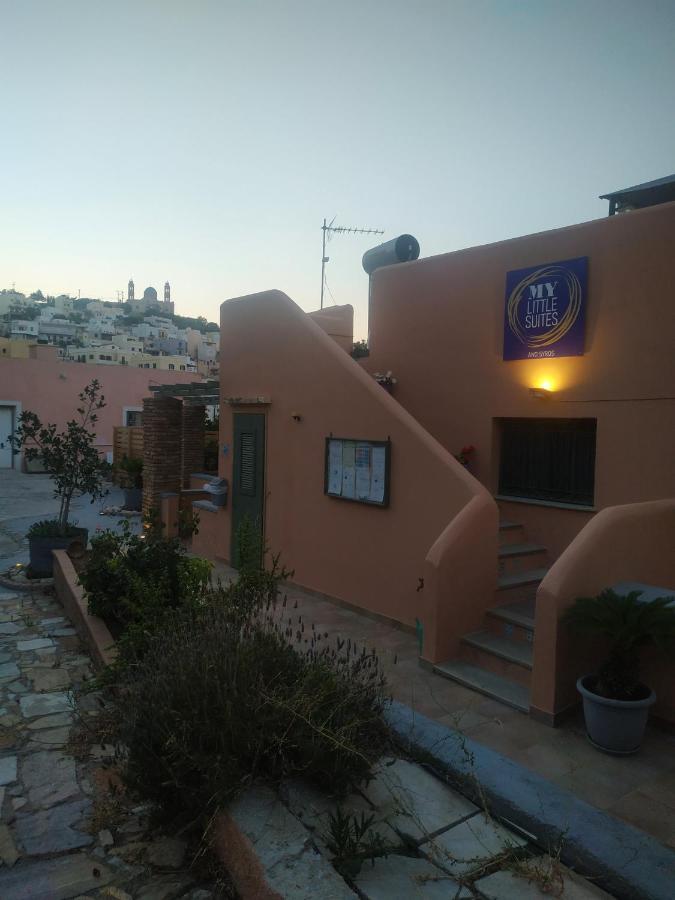 My Little Suites Ermoupoli Bagian luar foto